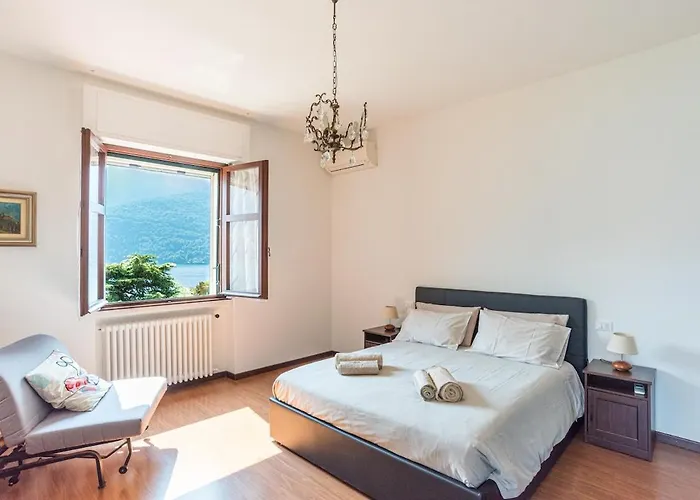 Daire Teo S House Private Parking And View Carate Urio